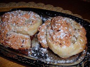 "Pěnové" koláčky z listového těsta