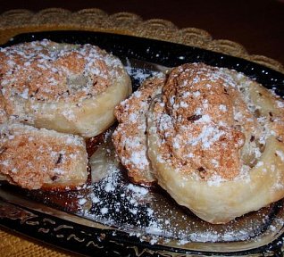 "Pěnové" koláčky z listového těsta