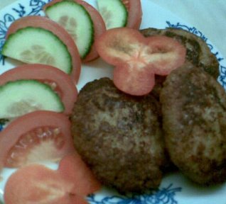 Bramborovo-vepřové karbanátky s uzeným bůčkem