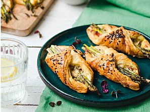 Chřestové balíčky s koriandrovým pestem