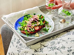 Smaženka s restovanou zeleninou