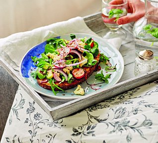 Smaženka s restovanou zeleninou