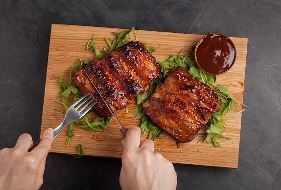 Vepřová žebra s domácí BBQ omáčkou