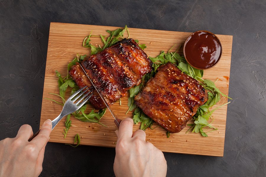 Vepřová žebra s domácí BBQ omáčkou