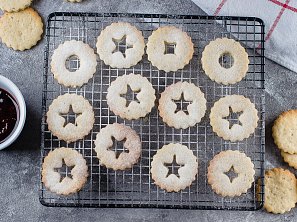 Linecké těsto z javorového sirupu