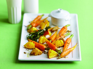 Pečené mrkvičky na pomerančích