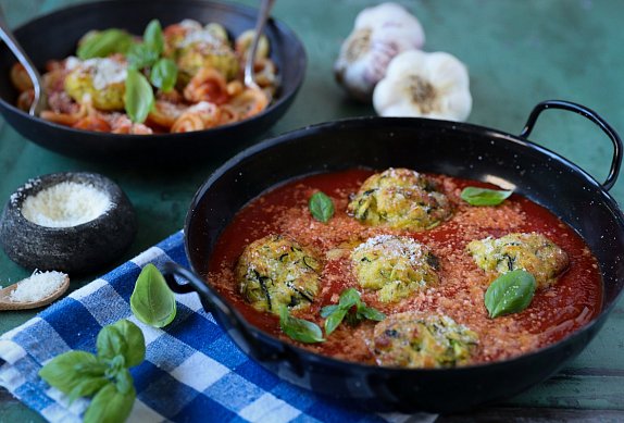 Cuketové kuličky v rajčatové omáčce