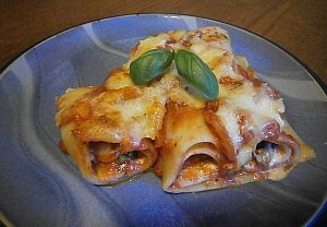 Cannelloni s houbami a rajčatovou omáčkou
