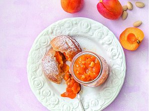 Meruňkový džem s mandlemi