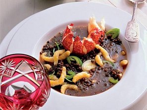 Čočka s krevetami, pórkem a nočky