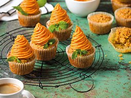 Mrkvovo-mandlové cupcakes s batátovým krémem