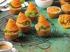 Mrkvovo-mandlové cupcakes s batátovým krémem