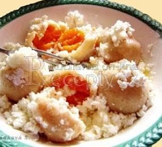 Hrstkové ovocné knedlíky