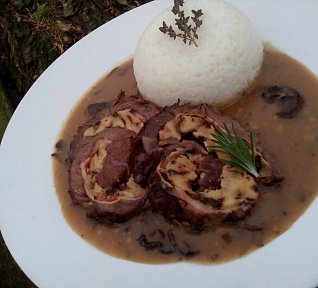 Hovězí roláda s houbovou omáčkou