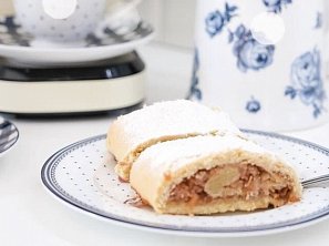 Jablečný štrúdl z domácího těsta