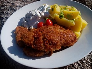 Zabijačkové řízky v chlebové strouhance