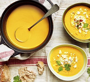 Mrkvový krém s kurkumou a fetou