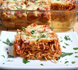 Zapečené špagety s mletým masem