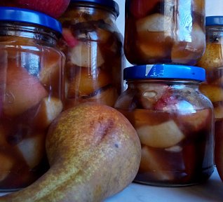 Jablečno-hruškový pečený čaj