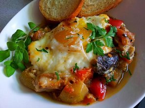 Zapečené ratatouille se sázeným vejcem