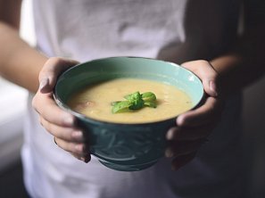 Polévka z pečeného květáku