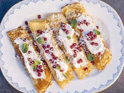 Kokosové palačinky s mascarpone a granátovým jablkem