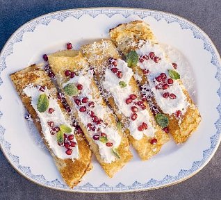 Kokosové palačinky s mascarpone a granátovým jablkem
