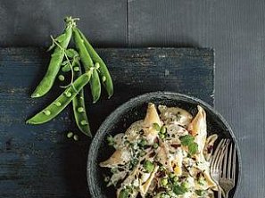 Těstoviny s hráškem a sýry