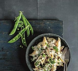 Těstoviny s hráškem a sýry