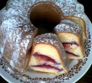 Tvarohová bábovka se švestkami - ,,Hujerka,,