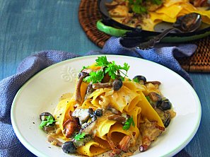 Houbové ragú s nudlemi