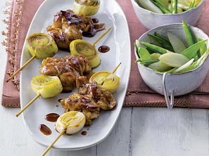 Chřestovo-hráškový salát s japonskými špízy