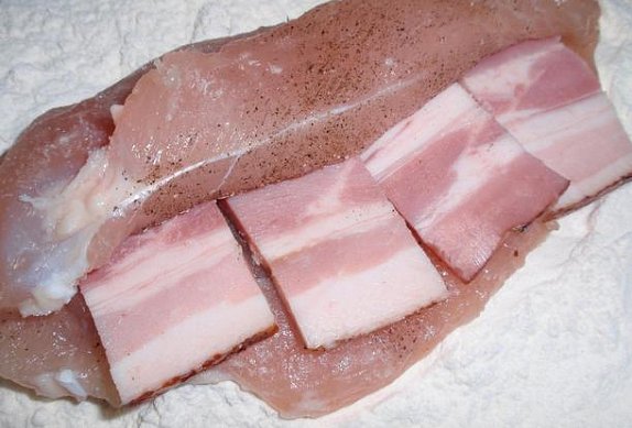 Kuřecí řízky (nejen) se slaninou - zapečené