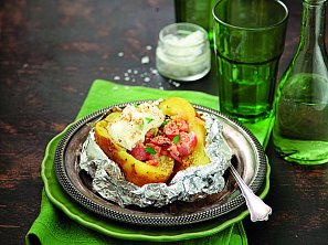 Pečené brambory se slaninou