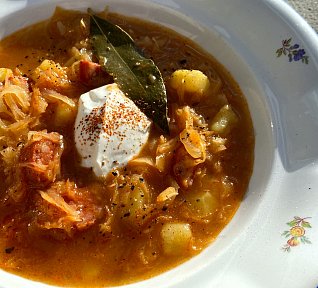 Zelňačka s paprikovou klobásou