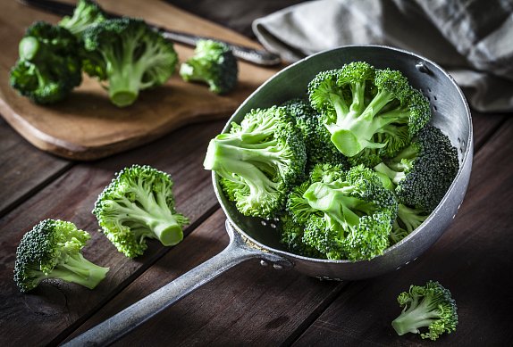 Smetanová kari brokolice