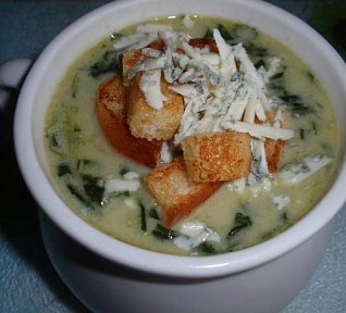 Jednoduchá špenátová polévka se sýrem