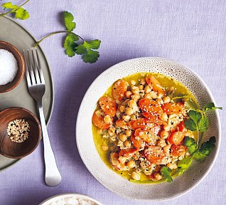 Rychlé zelené karí s mrkví a cizrnou