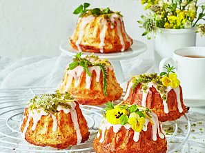 Tvarohové bábovičky s bazalkovým cukrem