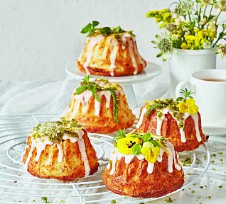 Tvarohové bábovičky s bazalkovým cukrem