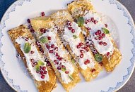 Kokosové palačinky s mascarpone a granátovým jablkem