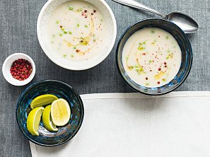 Květáková polévka s hráškem