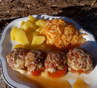 Mleté maso se sýrem pečené v paprice