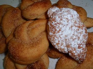 Kynuté skořicové uzlíky