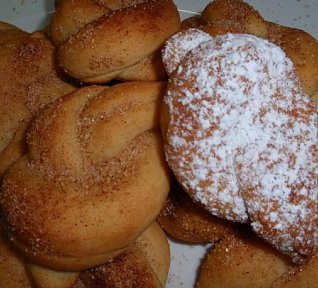 Kynuté skořicové uzlíky