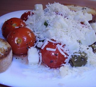 Cherry rajčata s olivami