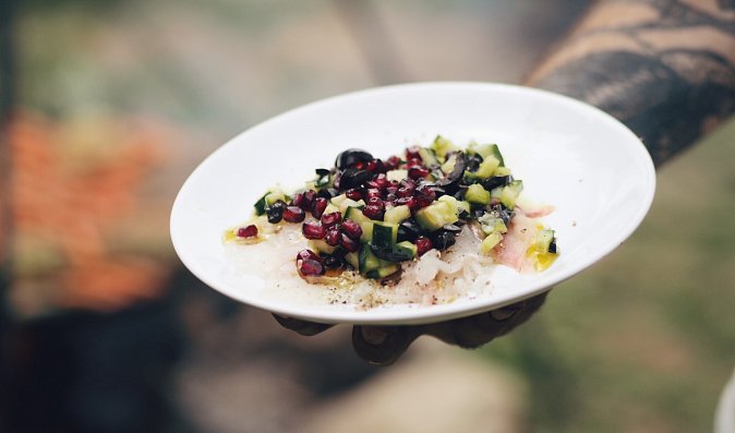 Carpaccio ze pstruha s olivovou tapenádou