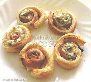 Nivovo-česnekoví slimáci