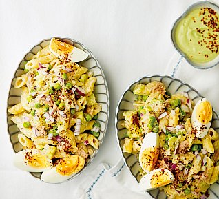 Těstovinový salát s tuňákem a avokádovou zálivkou