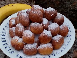 Rychlé jogurtové koblížky s banánem Rychlé jogurtové koblížky s banánem